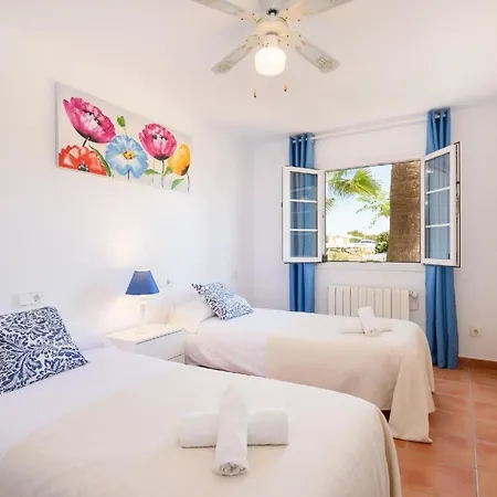 Ferienhaus Mit Privatpool Fuer 8 Personen Ca 160 Qm In Cap D'artrutx, Menorca Suedkueste Von Menorca Feriehus